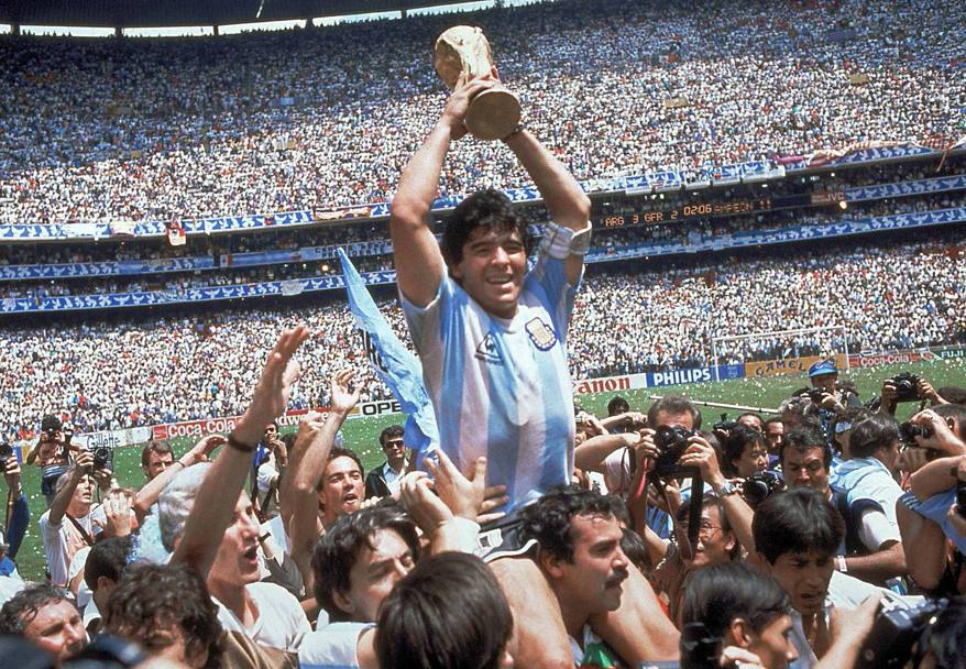 Il mondiale di calcio del 1986 e ricordato con il nome di Diego Armando Maradona. Mai come in questa edizione la vittoria di un campionato mondiale da parte di una Nazione, l&#39;Argentina, pu essere ricordata con il nome di un giocatore (Ap)